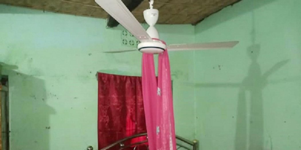 স্মার্টফোন না পেয়ে আত্মহত্যা – চুয়াডাঙ্গায় স্কুলছাত্রীর মর্মান্তিক ঘটনা